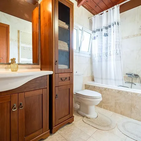 Mataragkas - 1km From Center, By Zantewize * Laganas