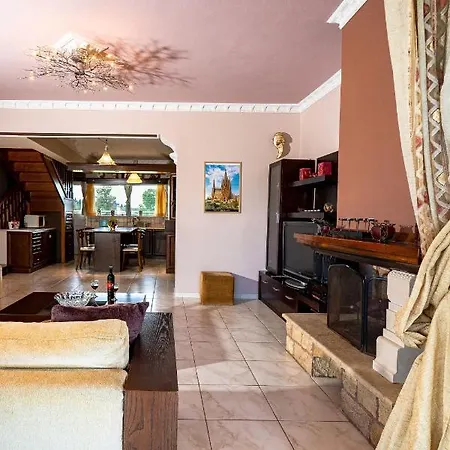 Mataragkas - 1km From Center, By Zantewize بيت للعطل