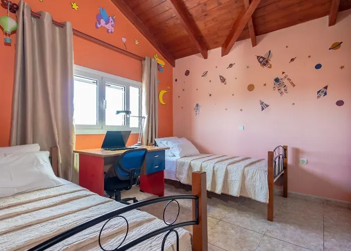 Casa de Férias Mataragkas - 1km From Center, By Zantewize Laganas